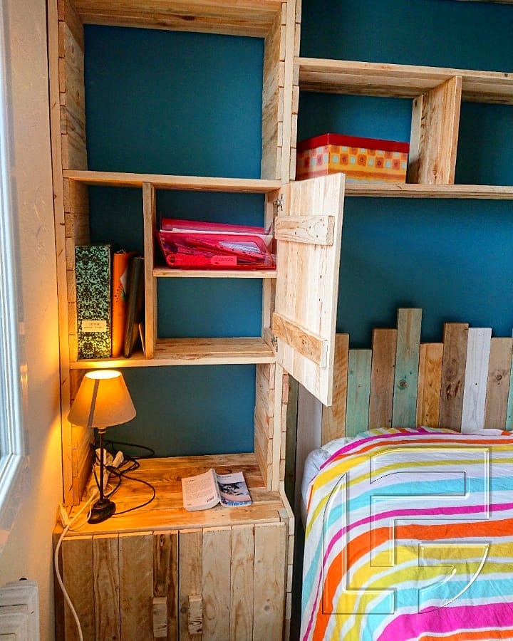 bibliothèque tête de lit sur-mesure recyclage surcyclage upcycling éco-responsable auch toulouse occitanie bois palette rangement chambre placard