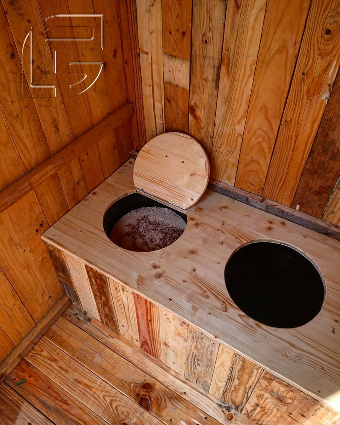 toilettes sèches bois palette sur-mesure éco-responsable naturel auch toulouse occitanie recyclage surcyclage