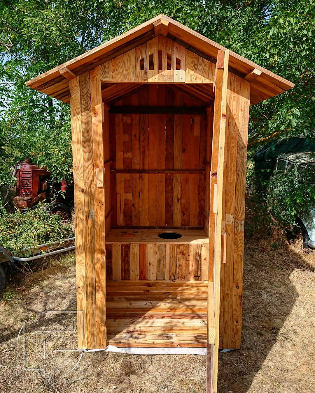toilettes sèches bois palette sur-mesure éco-responsable naturel auch toulouse occitanie recyclage surcyclage