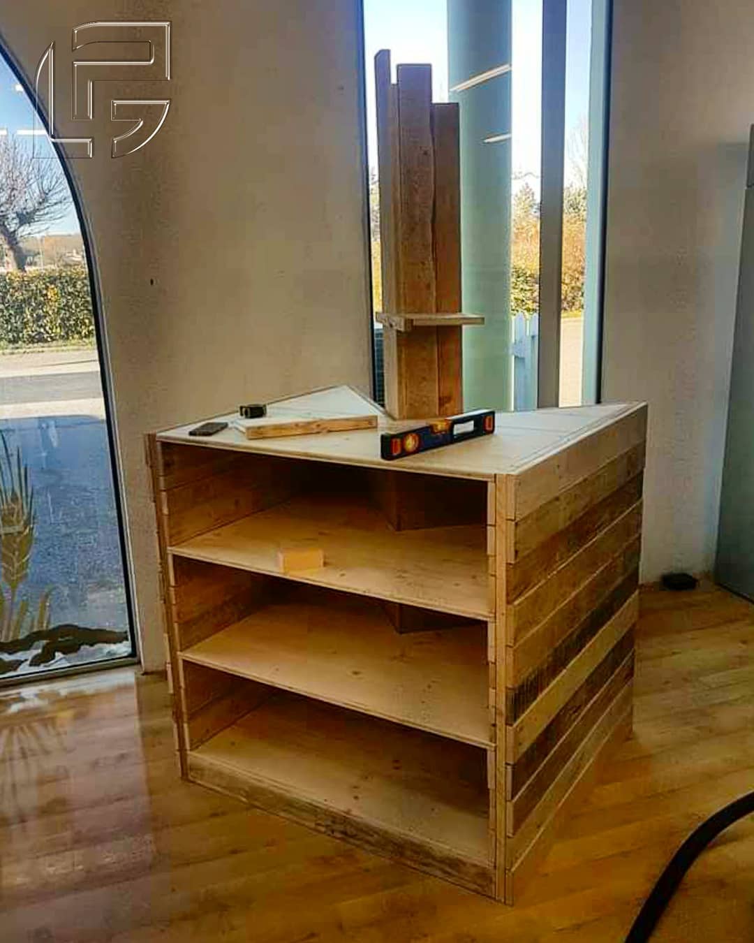 meuble mobilier agencement aménagement bois palette sur-mesure éco-responsable auch occitanie artisanal recyclage surcyclage upcycling magasin bio épicerie